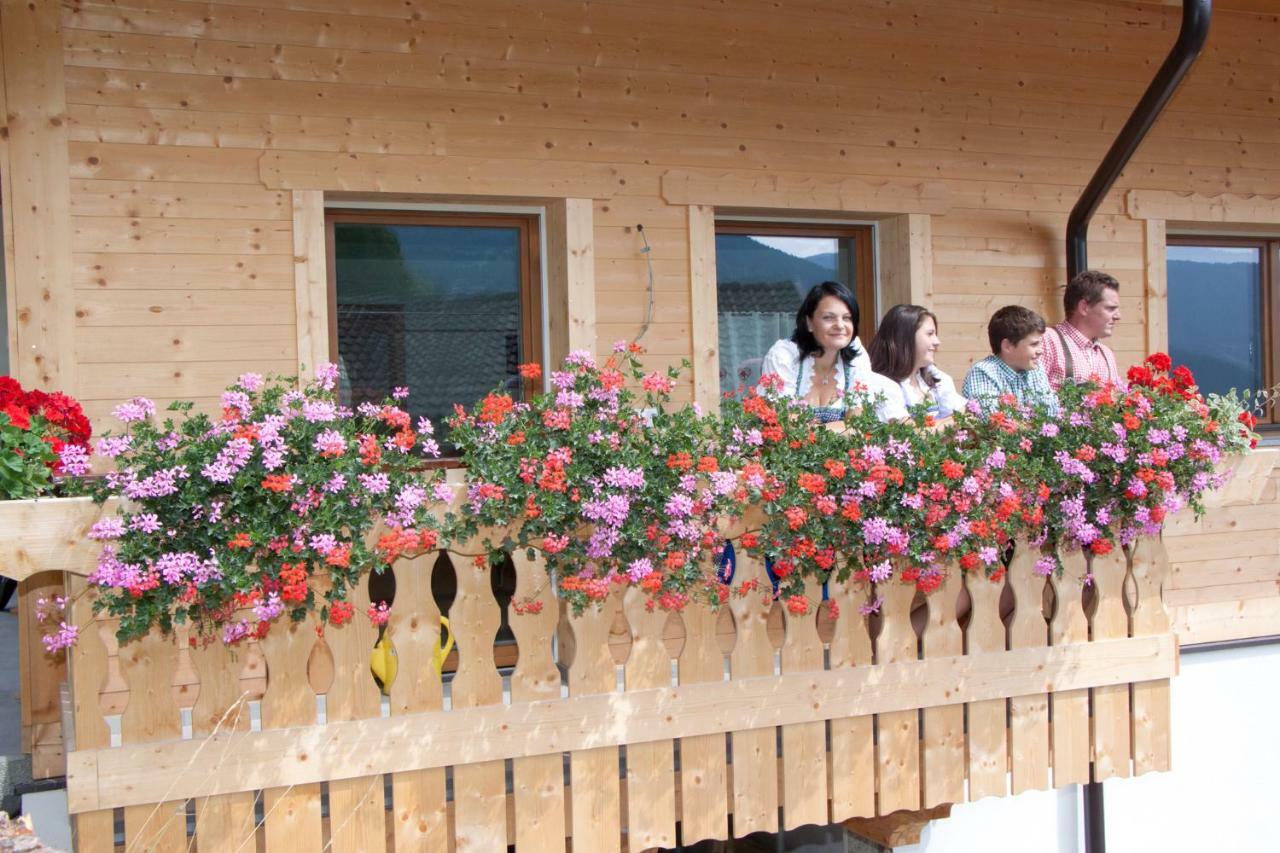 Apartamento Schweinsteghof Urlaub Auf Dem Bauernhof Sarentino Exterior foto