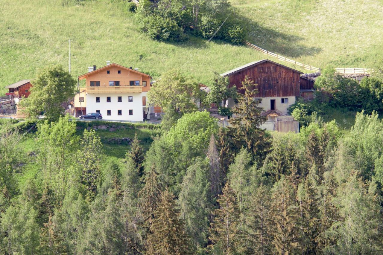 Apartamento Schweinsteghof Urlaub Auf Dem Bauernhof Sarentino Exterior foto